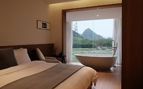 Guilin Bonjour Boutique Hotel- Free Pick Up Service Over 3 Nights
